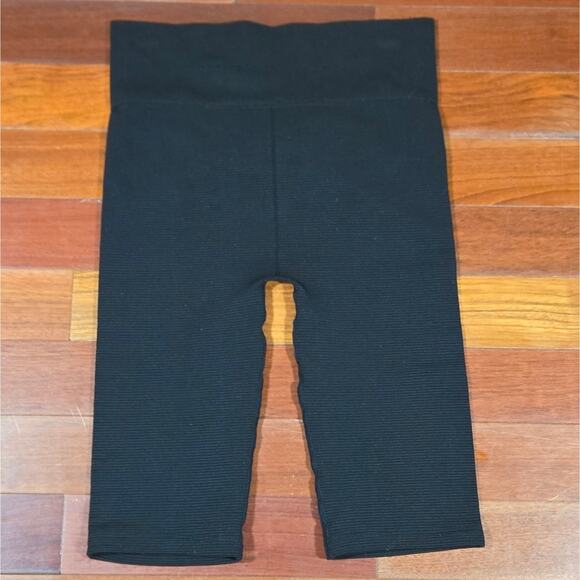Victoria's Secret Black Ribbed Leggings Size L - Picture 3 of 9